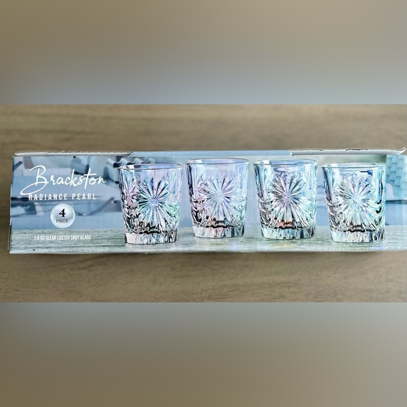 Circleware Brackston Radiance Pearl 1.6oz Clear Luster Shot Glass Set of 4 NEW - Picture 2 of 7